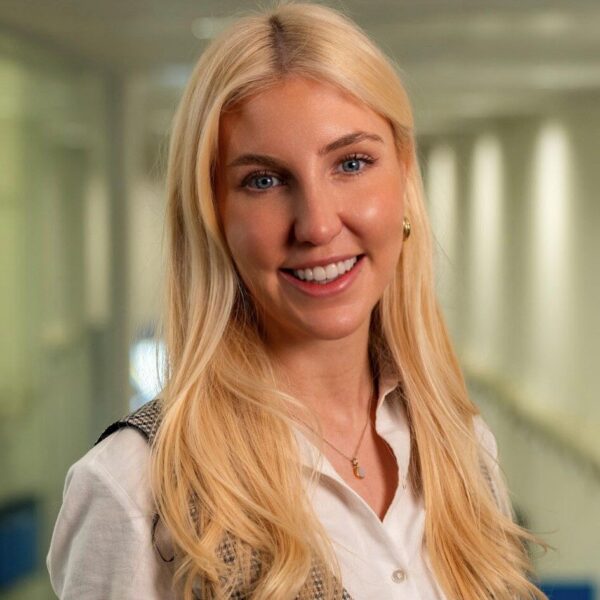Dr Lauren Dixon